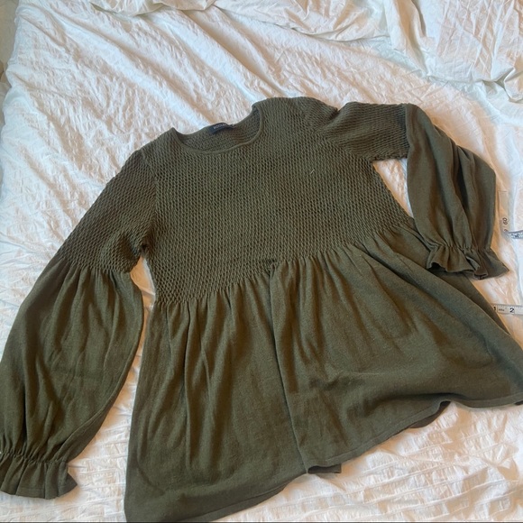 Roolee | Peplum Sweater W22 - Picture 2 of 8
